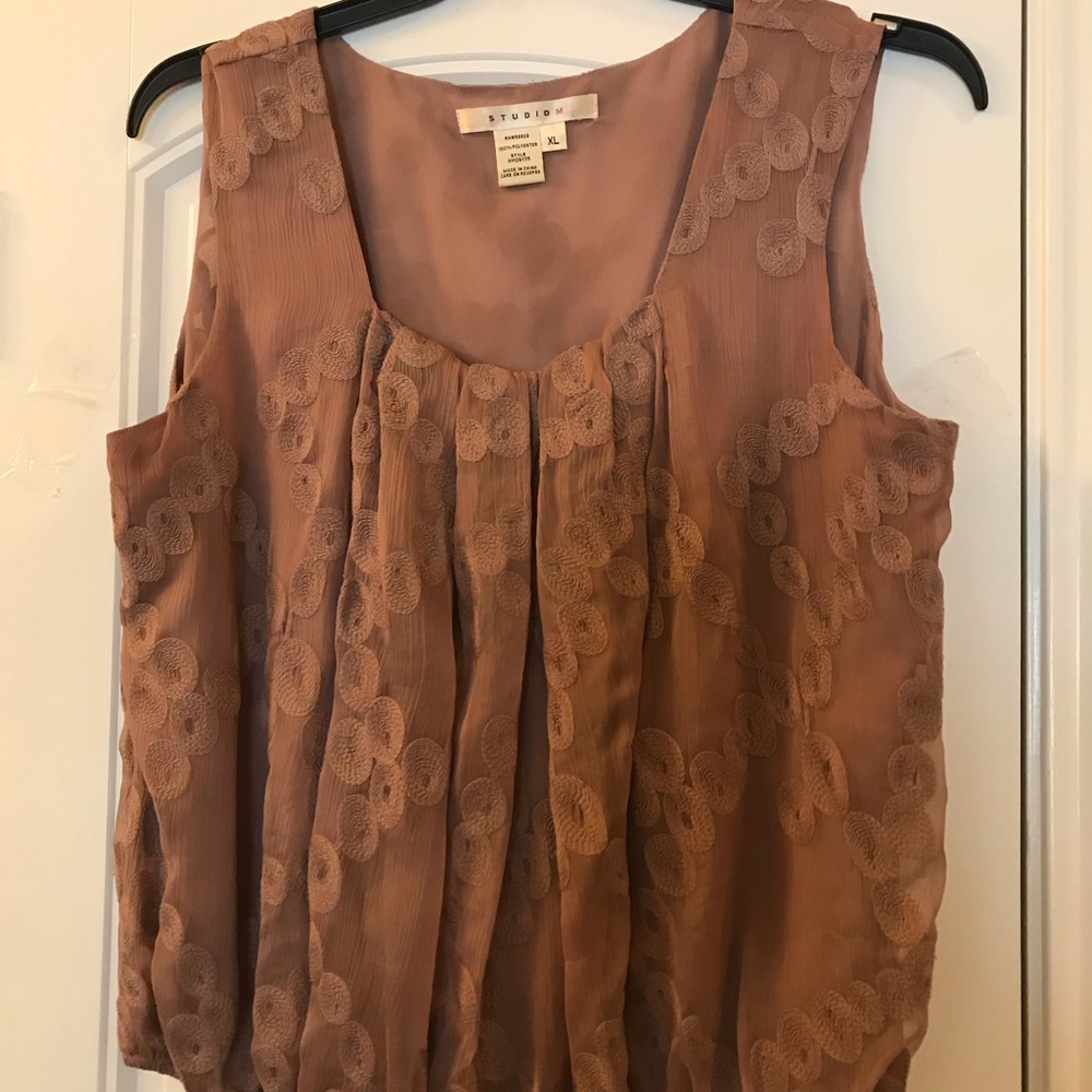Sleeveless airy rose dusk color unique top. S XL